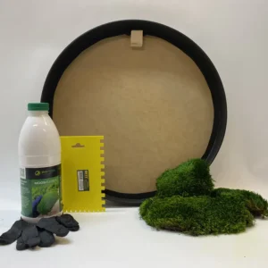 DIY-Set für ein Moosbild mit rundem Rahmen, Kleber, Zahnspachtel, Handschuhen und Moos