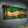photo_2025-10-17_result Közeli felvétel egy diófa betétes élő moha képről páfrányokkal és zöld gömbmohával fa keretben.
